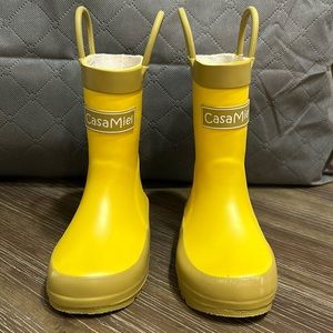 CasaMiel Toddler Boot size 4C